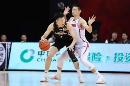 广东篮球队三连冠阵容(广东男篮阵容名单)插图3