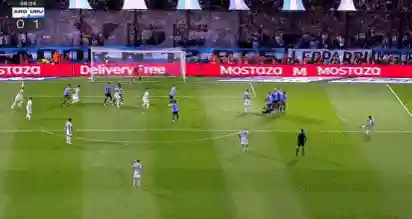 乌拉圭6人防守梅西阵容(2010乌拉圭首发阵容)插图6