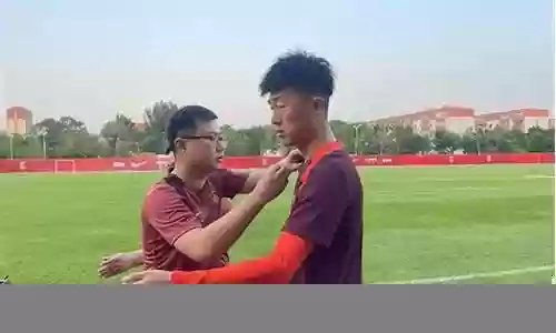 后腰位阵容插图