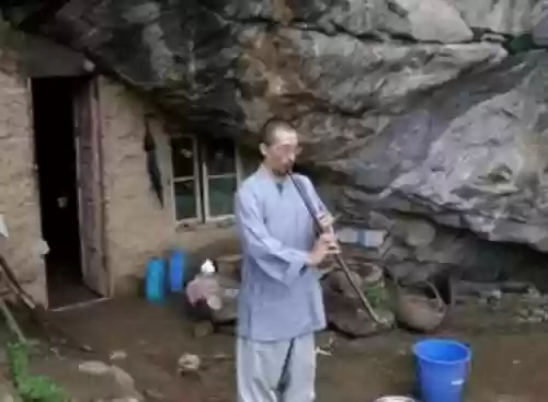 南山隐士的装备插图1