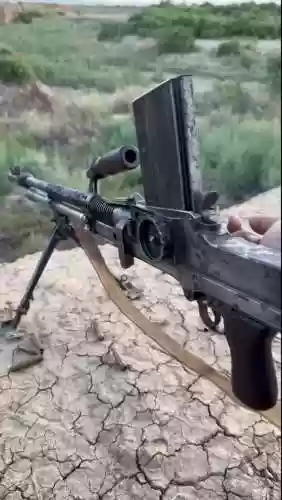 二战武器视频插图